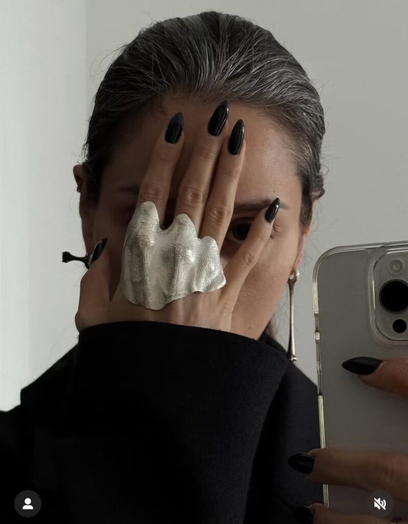 example de bijoux conceptuels


